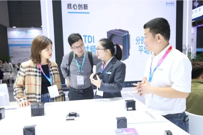 HKPCA Show展度申营销总监接待客户