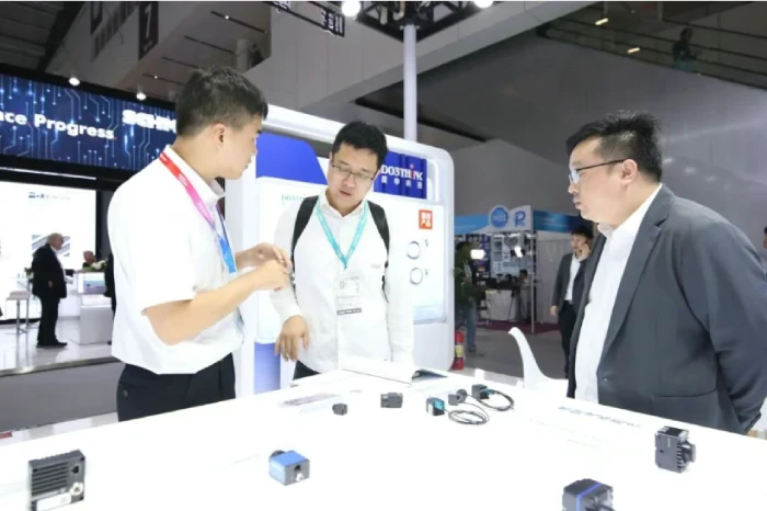 HKPCA Show展度申销售为客户介绍